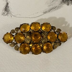 Beautiful vintage 1940’s brooch with spectacular color!